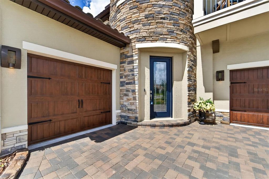 Photo of 4285 Star View Place, Brandon, FL 33511 (MLS # TB8510685)