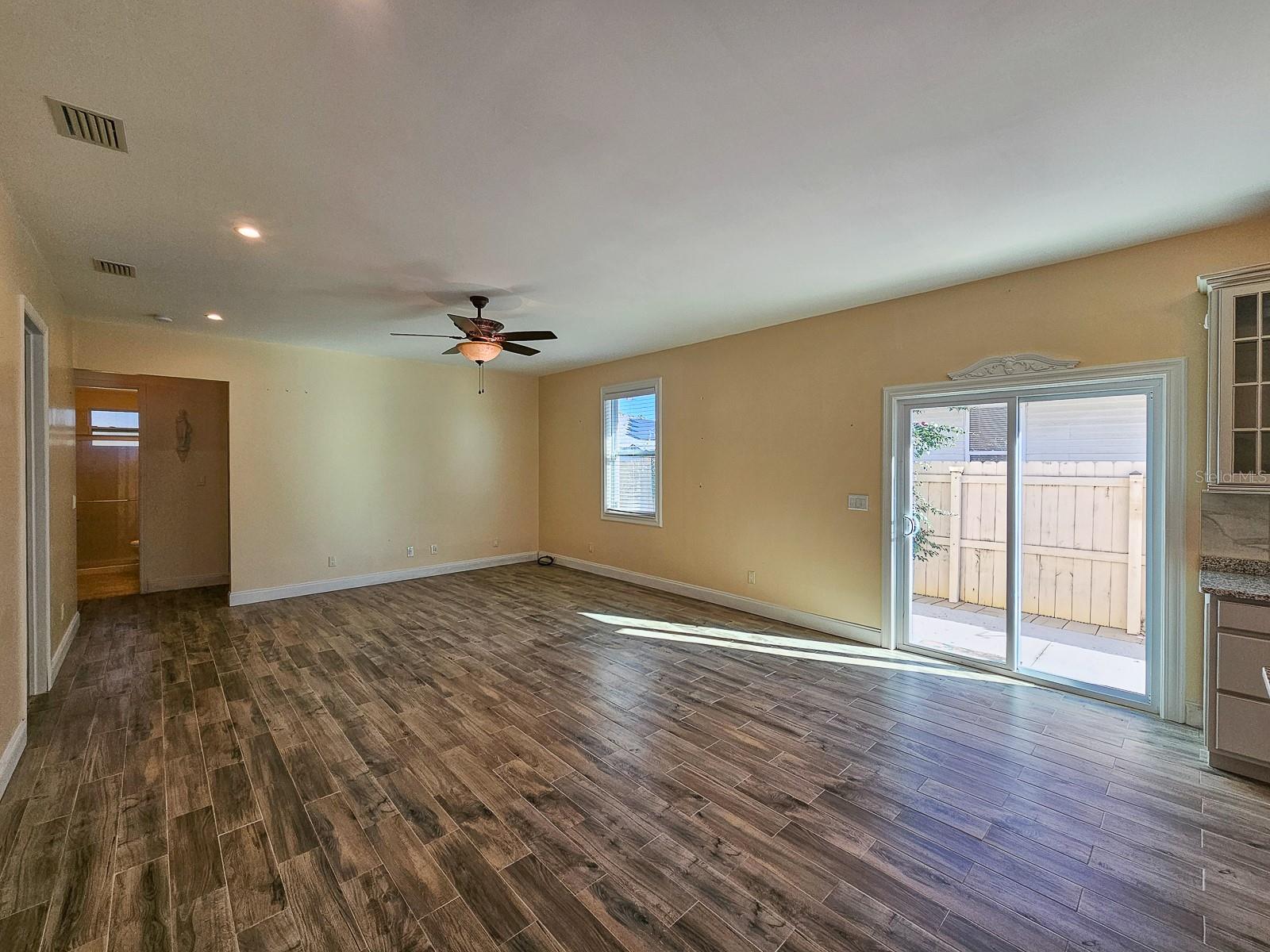 MASON & CARSWELLS HOLLY HILL - Residential