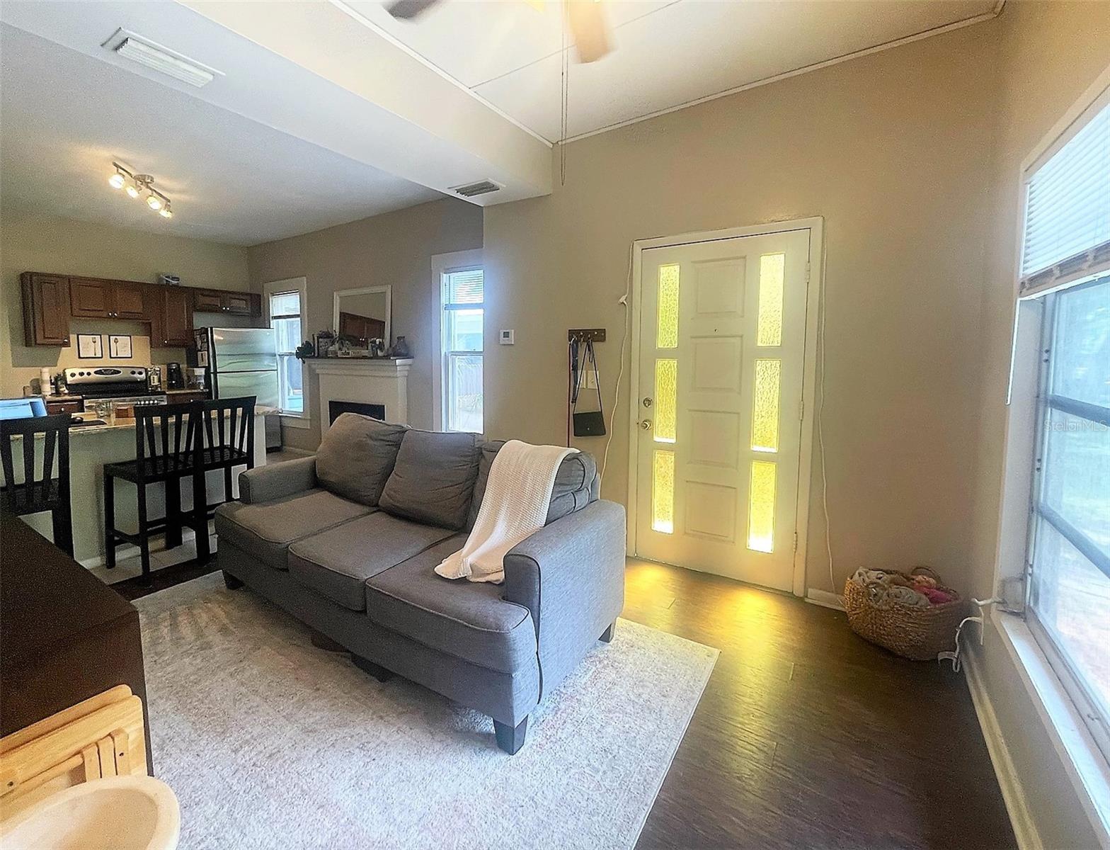 SPRING HILL REV - Residential Lease