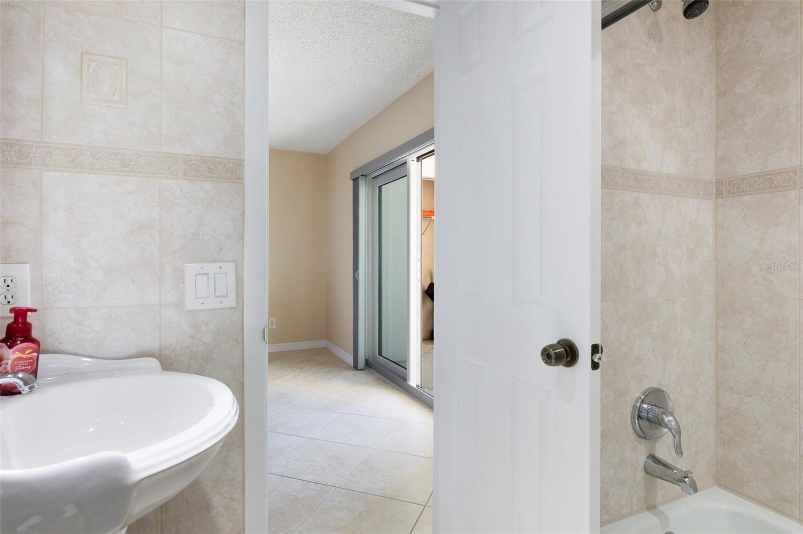 LANDMARK TOWERS 1 - Residential