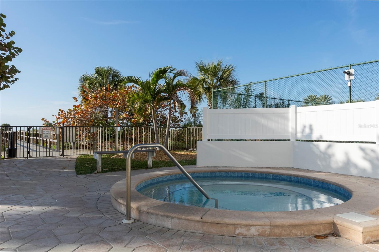 LANDMARK TOWERS 1 - Residential