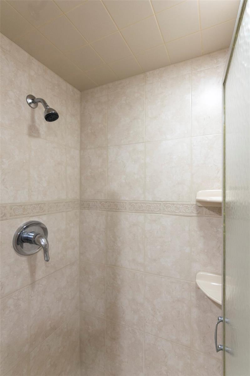 LANDMARK TOWERS 1 - Residential