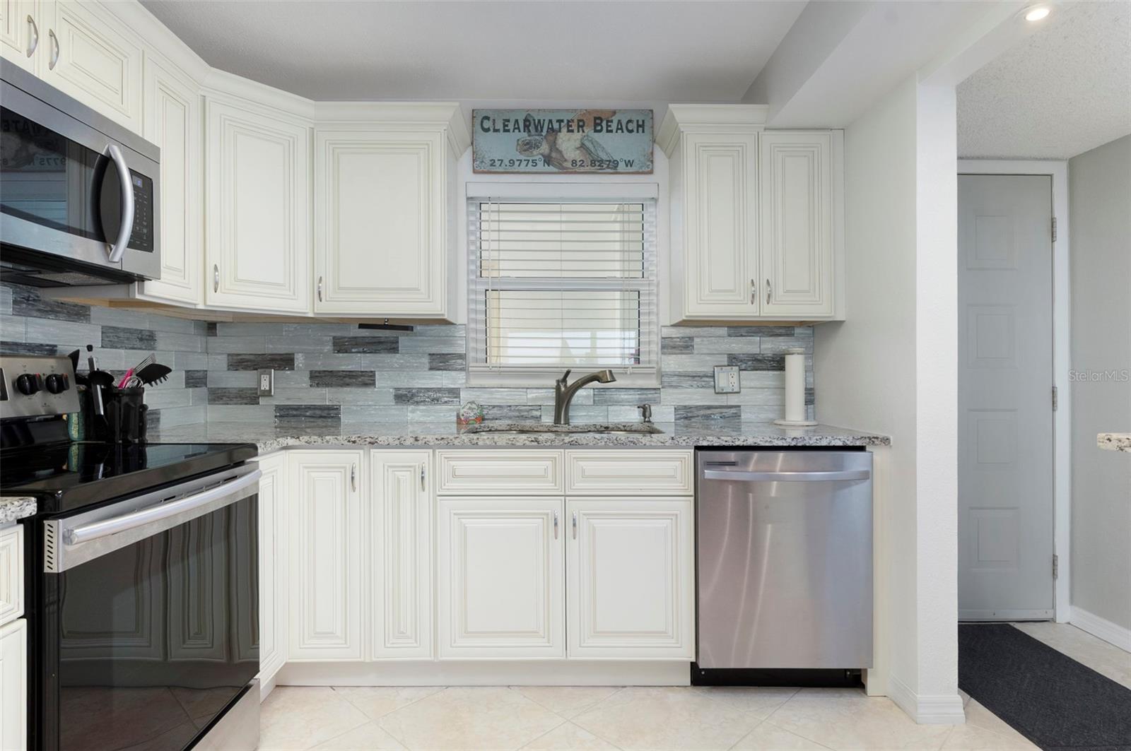 LANDMARK TOWERS 1 - Residential