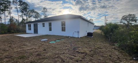 A home in DELAND