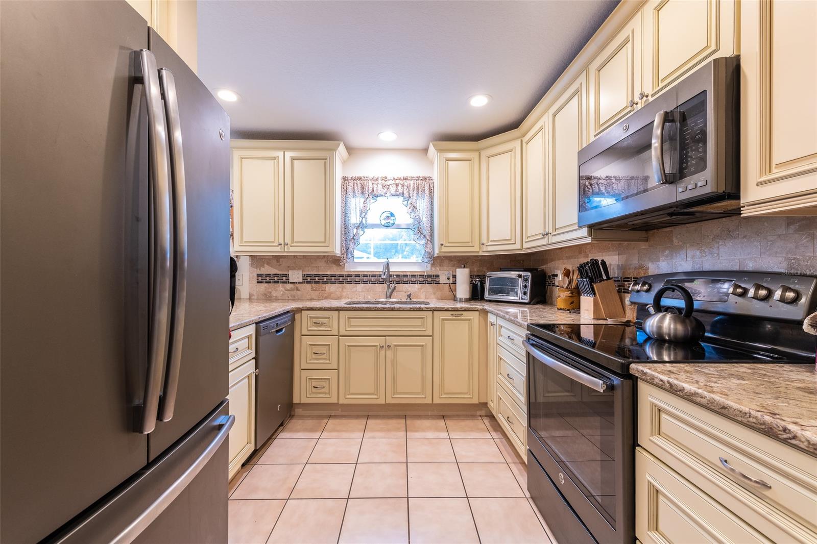 Florida Shores 03 - Residential