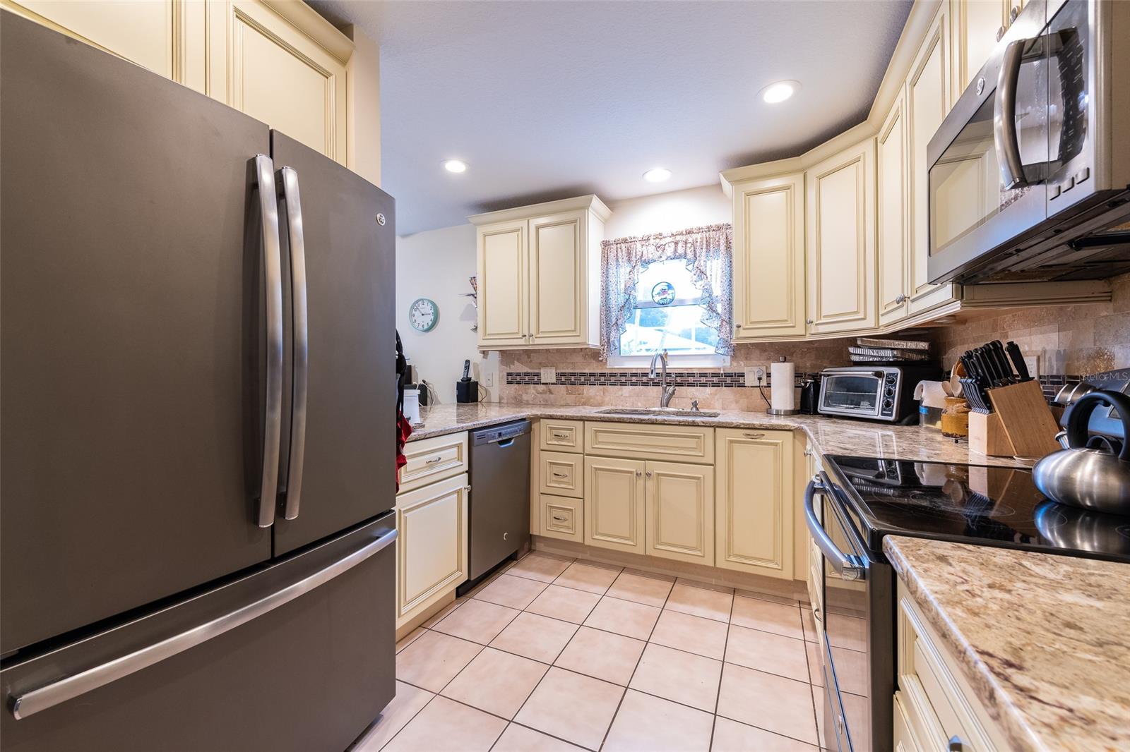 Florida Shores 03 - Residential