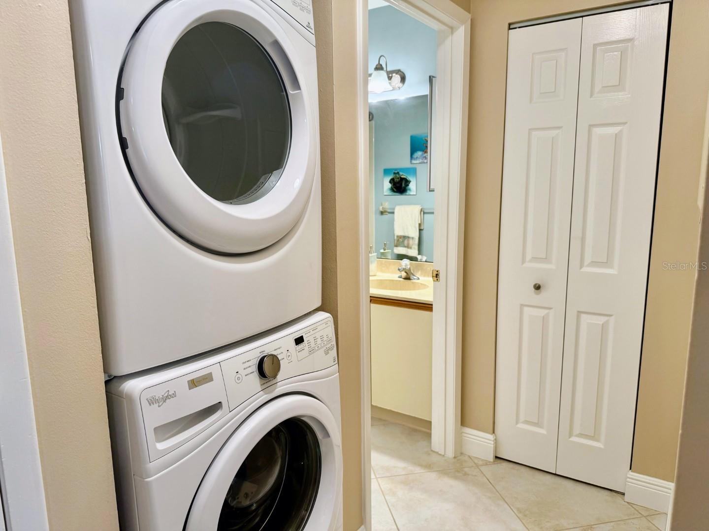 SHOREWALK BATH & TENNIS CLUB 17 - Residential