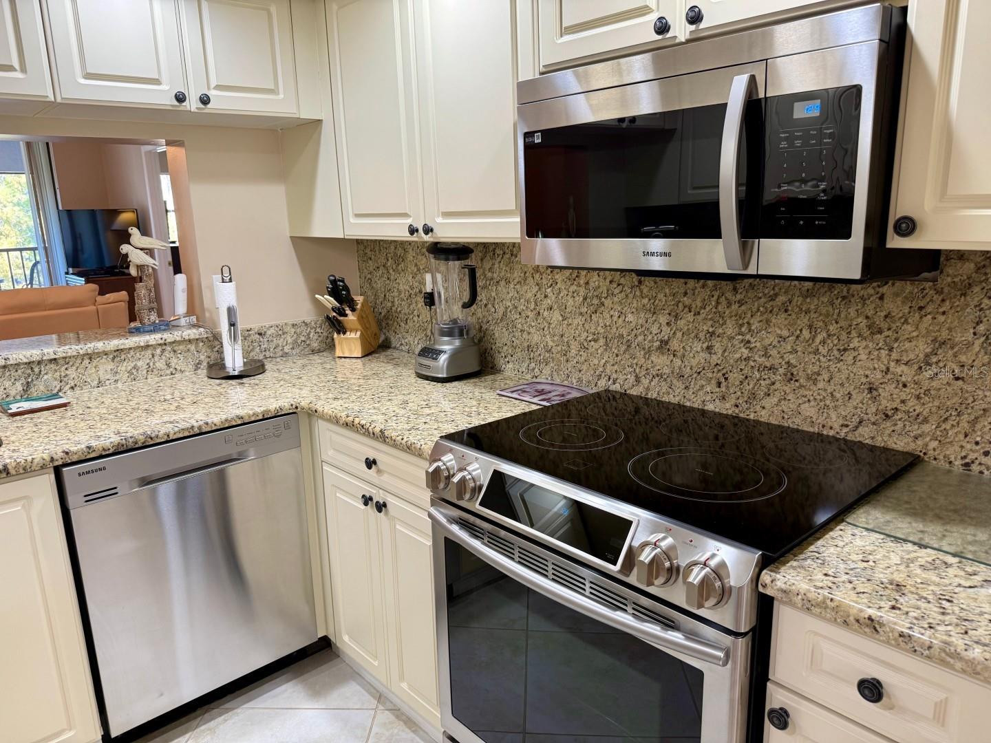 SHOREWALK BATH & TENNIS CLUB 17 - Residential