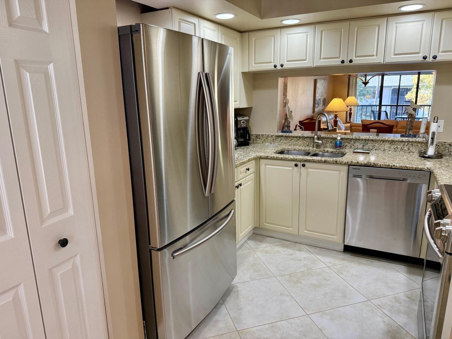 SHOREWALK BATH & TENNIS CLUB 17 - Residential