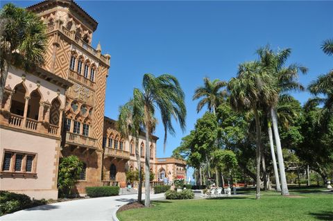 A home in SARASOTA