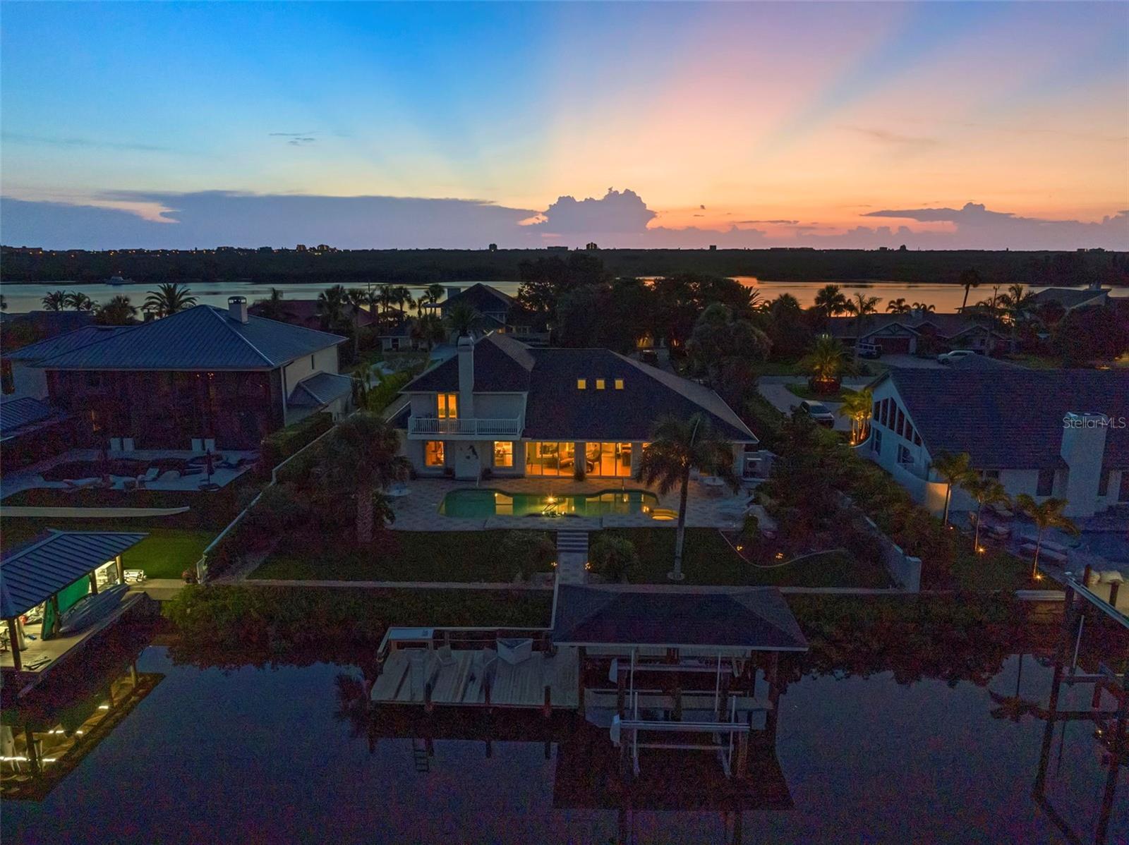 YACHT CLUB ISLAND ESTATE - Residential