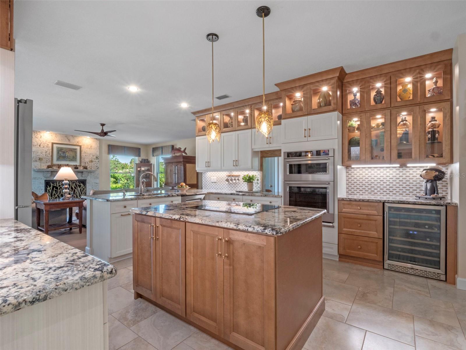 YACHT CLUB ISLAND ESTATE - Residential