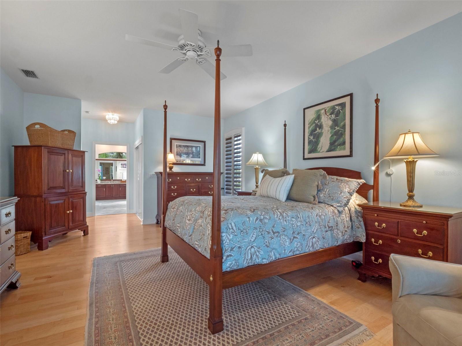 YACHT CLUB ISLAND ESTATE - Residential