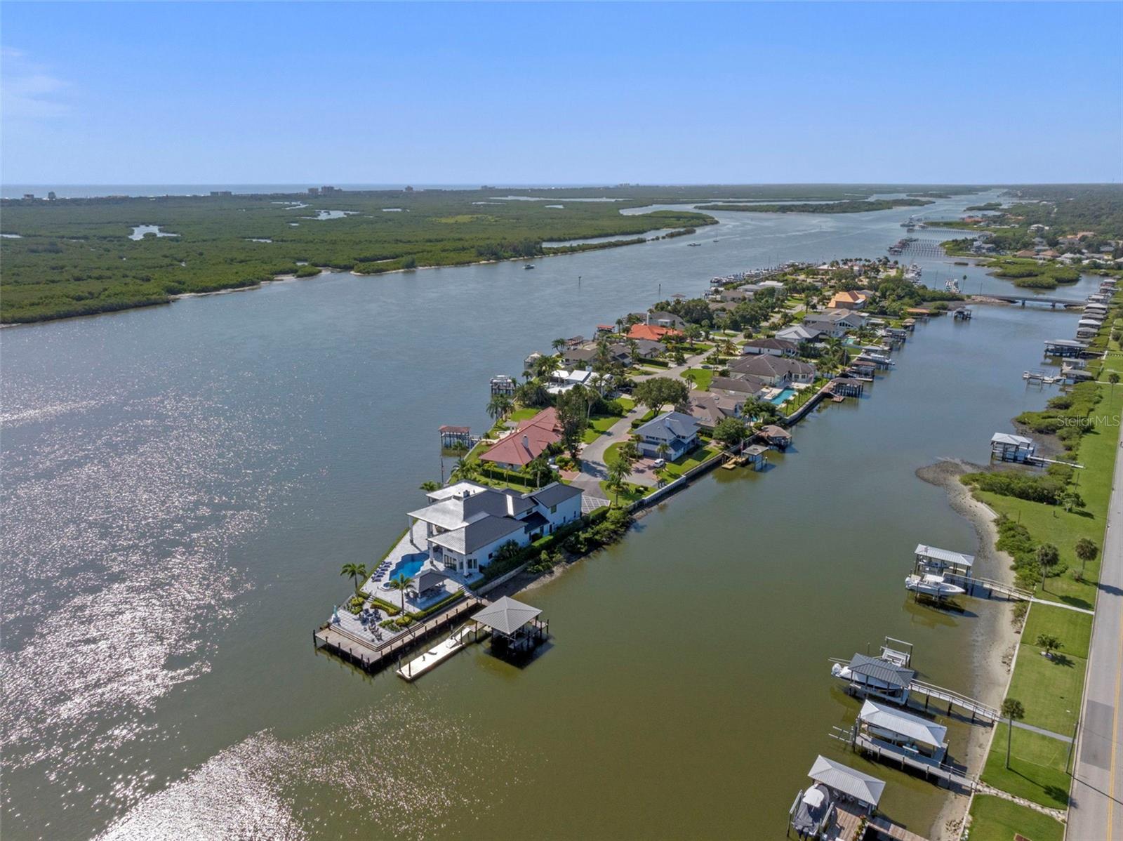 YACHT CLUB ISLAND ESTATE - Residential