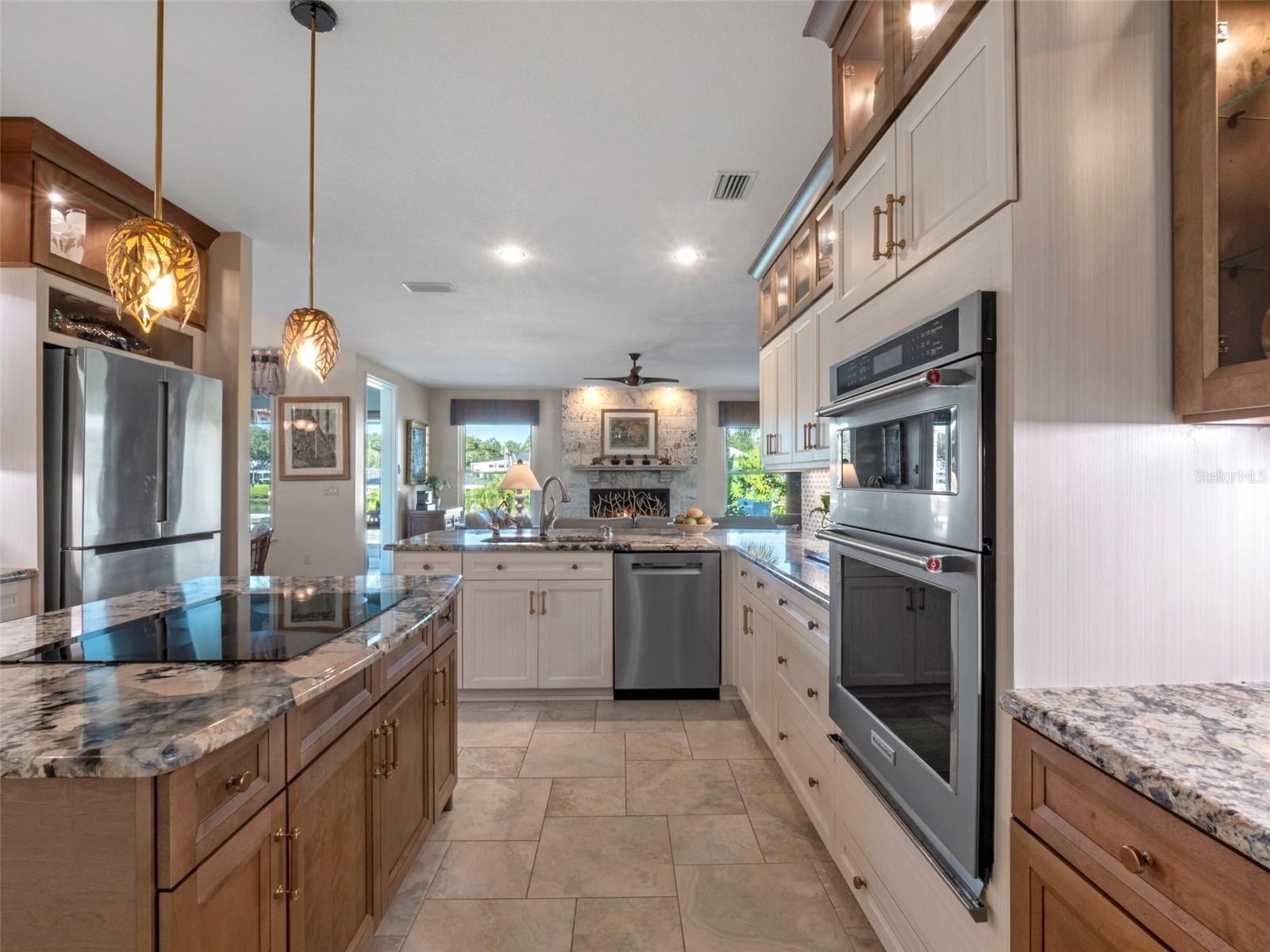 YACHT CLUB ISLAND ESTATE - Residential