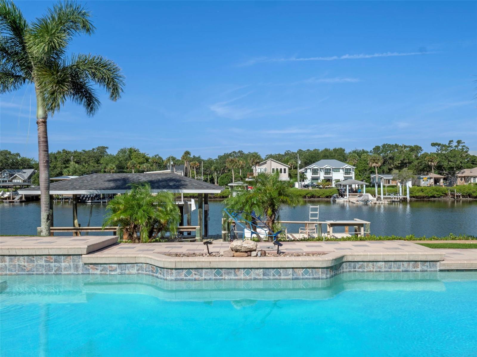 YACHT CLUB ISLAND ESTATE - Residential