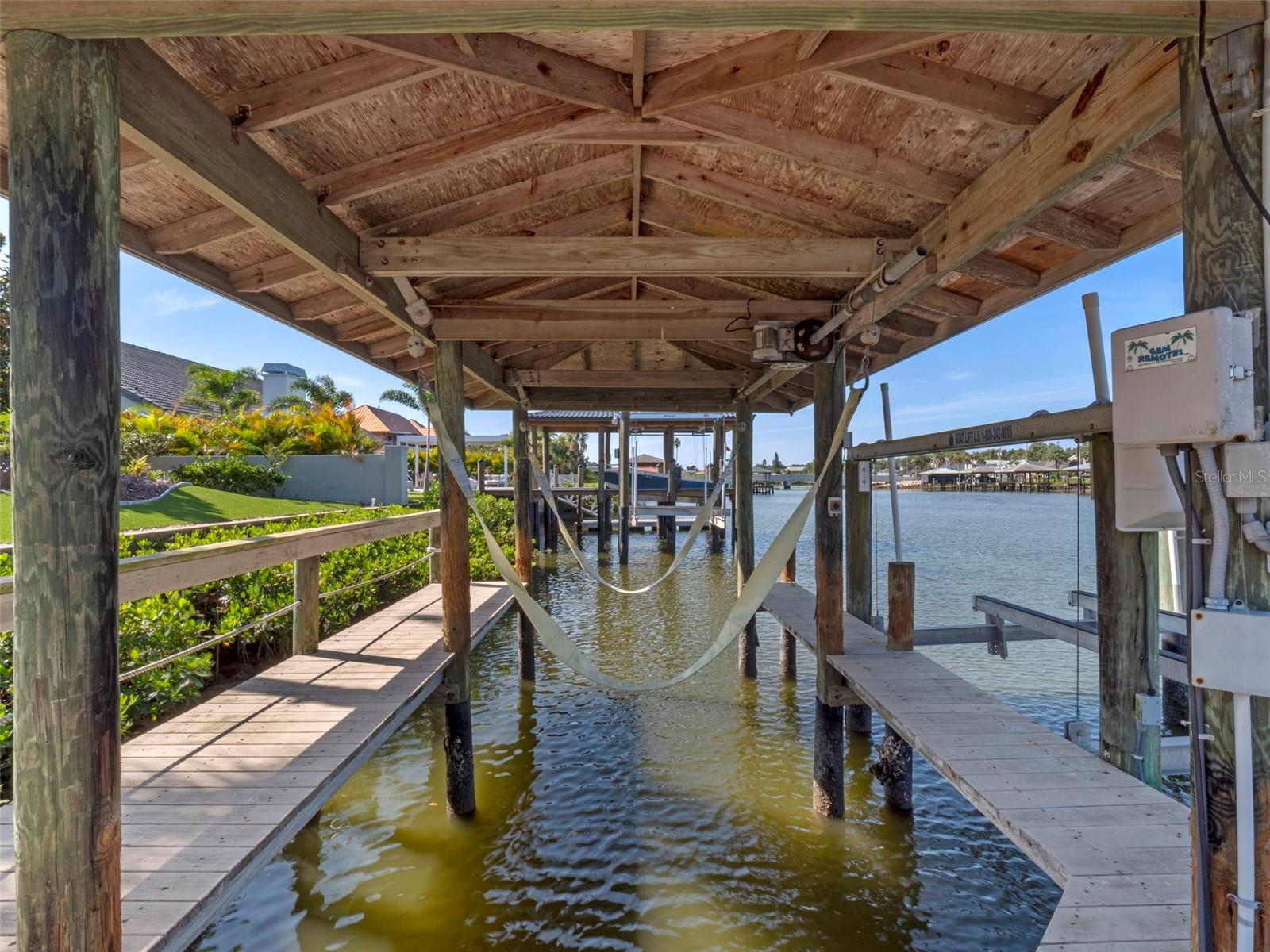 YACHT CLUB ISLAND ESTATE - Residential