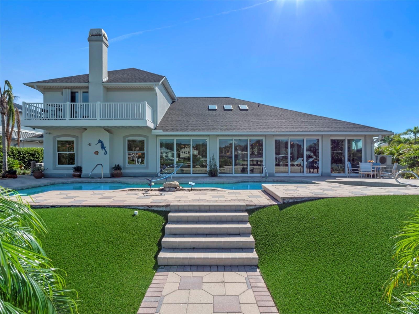 YACHT CLUB ISLAND ESTATE - Residential