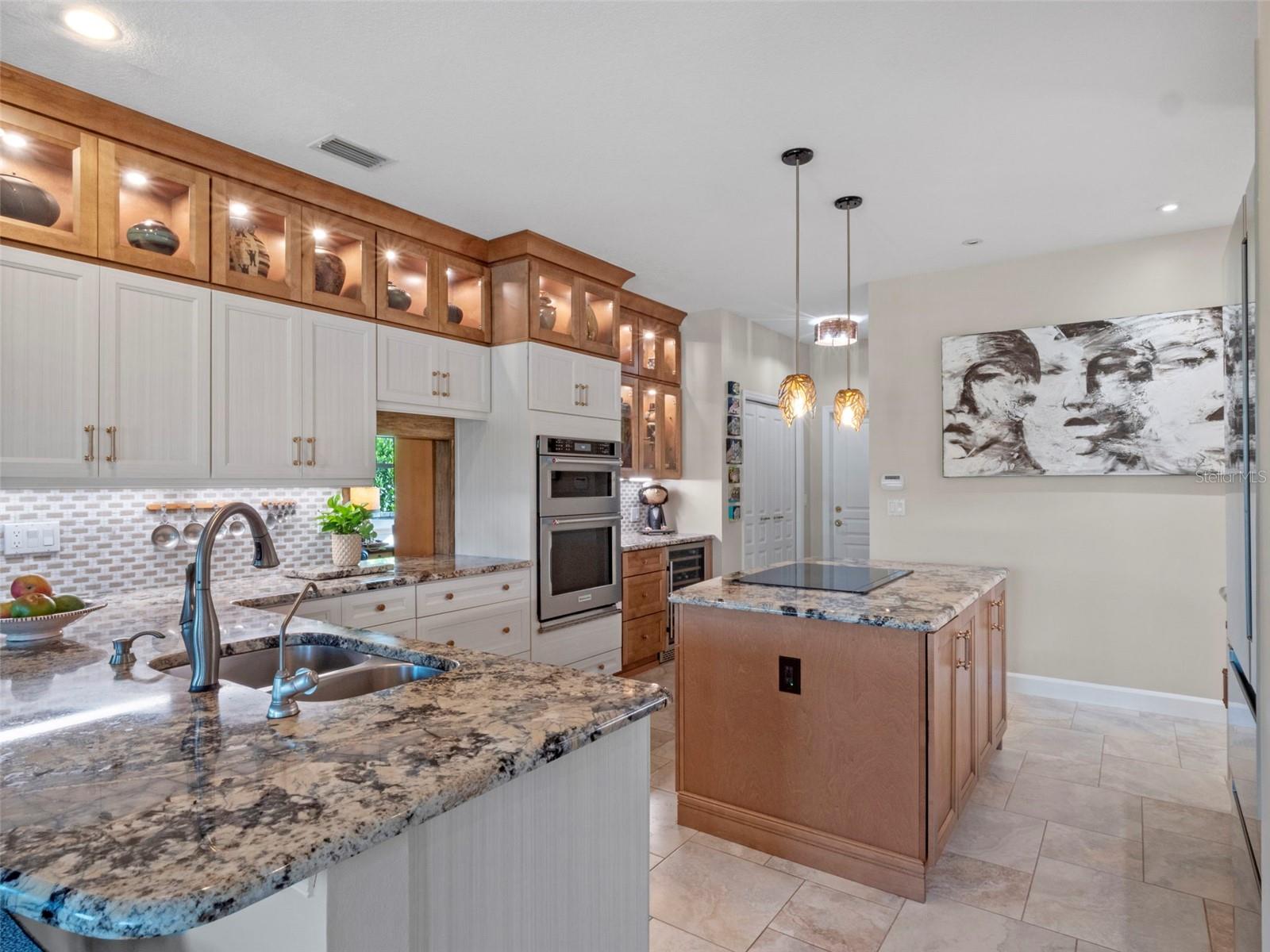 YACHT CLUB ISLAND ESTATE - Residential