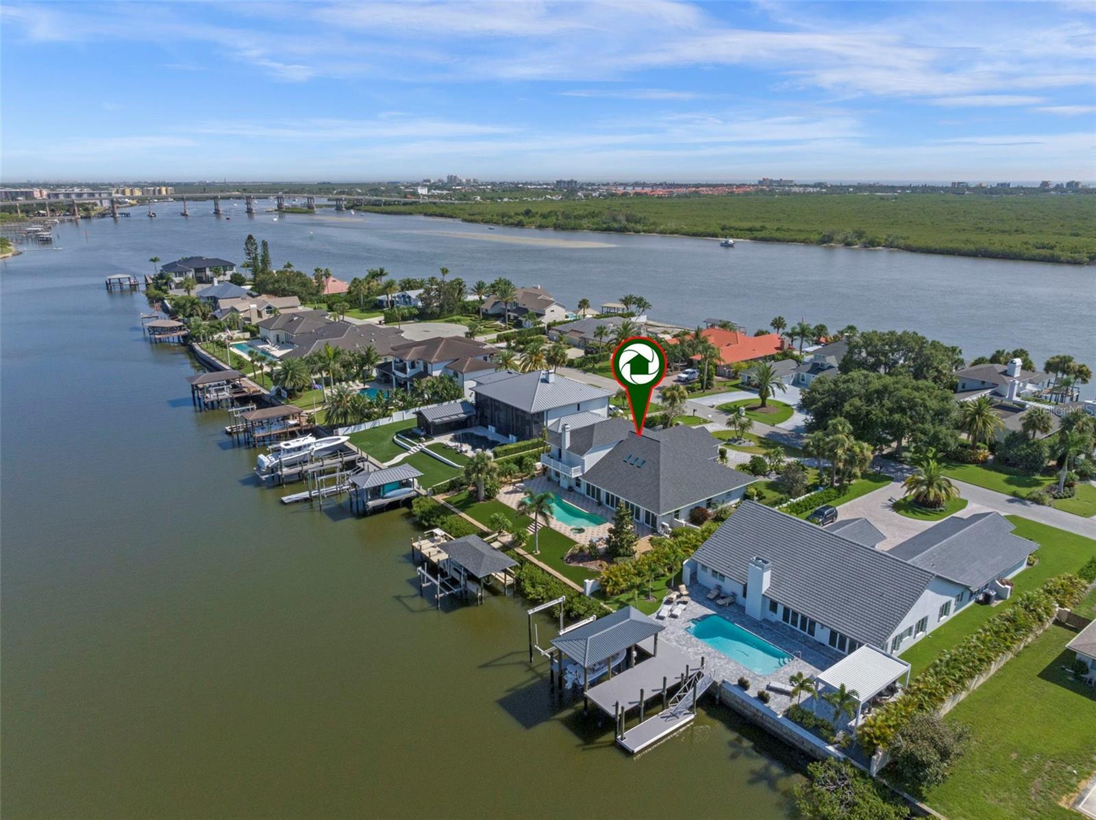 1216 COMMODORE DRIVE