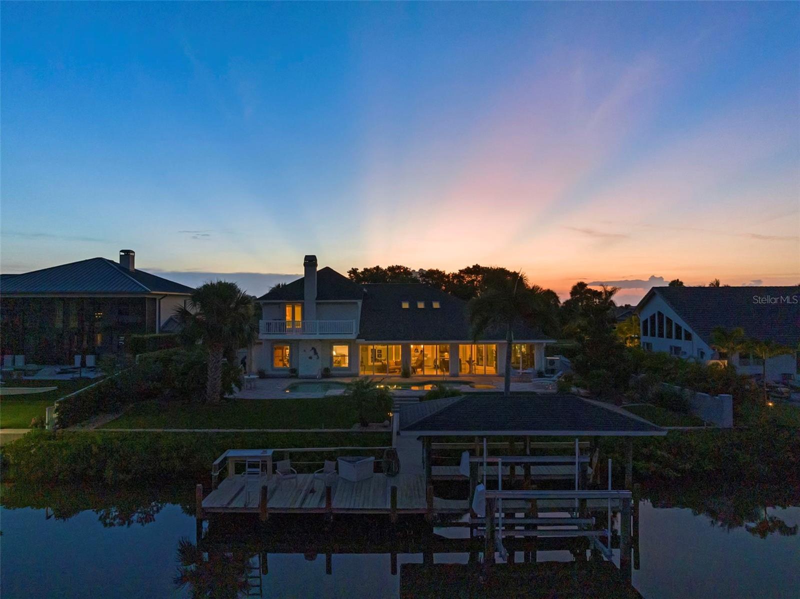 YACHT CLUB ISLAND ESTATE - Residential