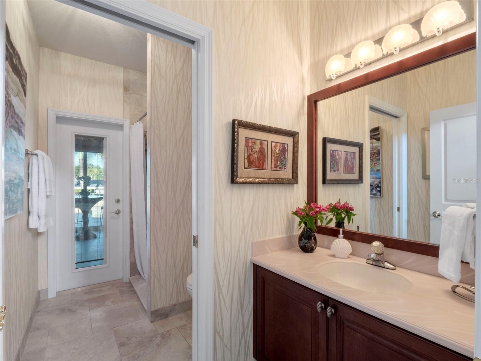 YACHT CLUB ISLAND ESTATE - Residential