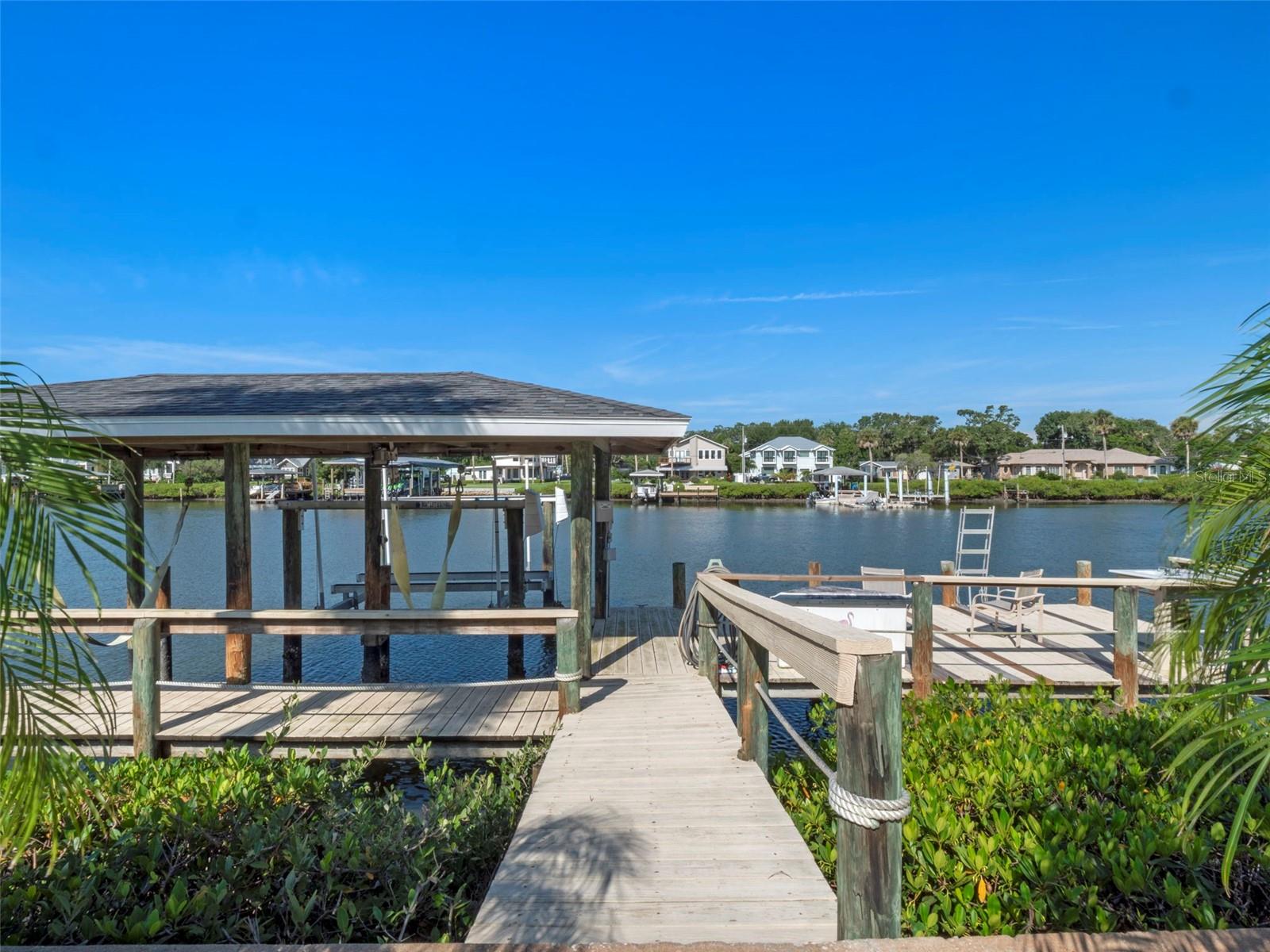 YACHT CLUB ISLAND ESTATE - Residential
