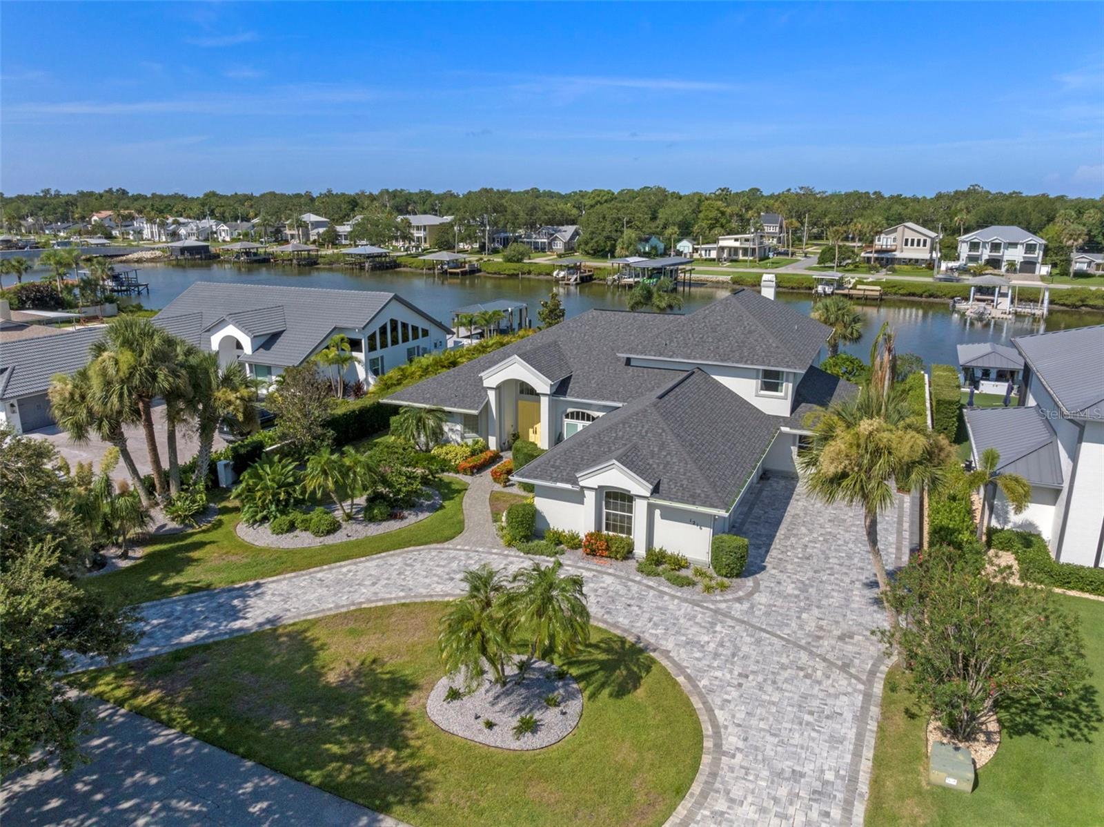 YACHT CLUB ISLAND ESTATE - Residential