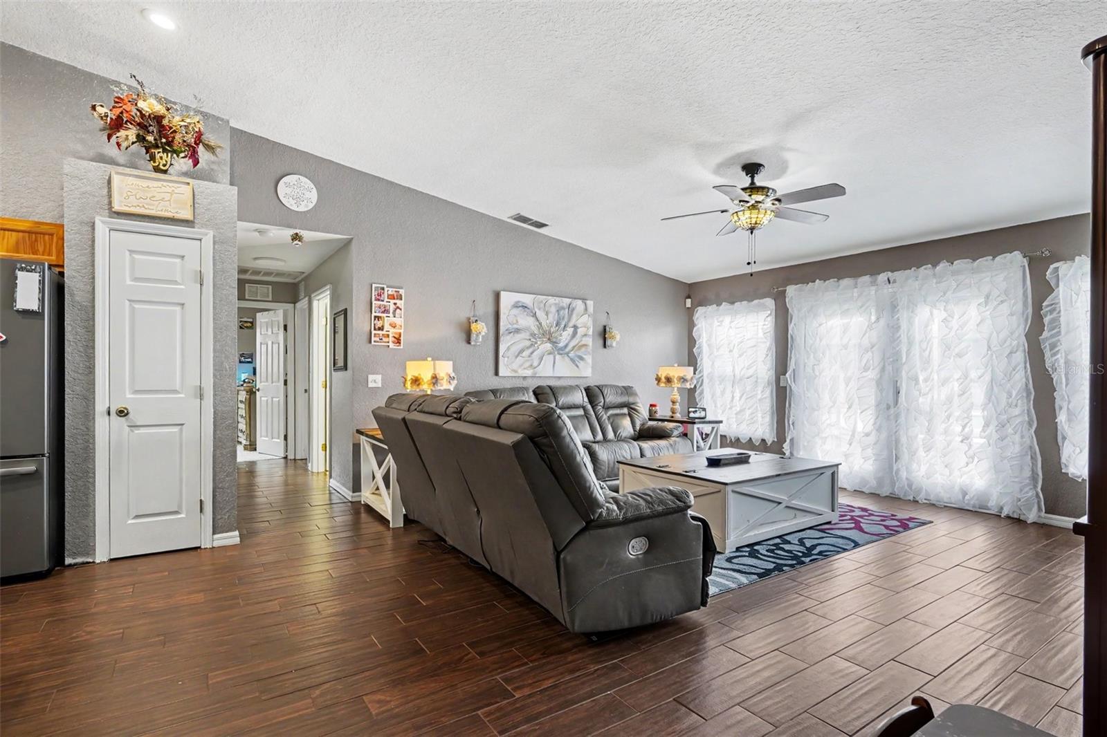 423 MAJESTIC GARDENS BLVD