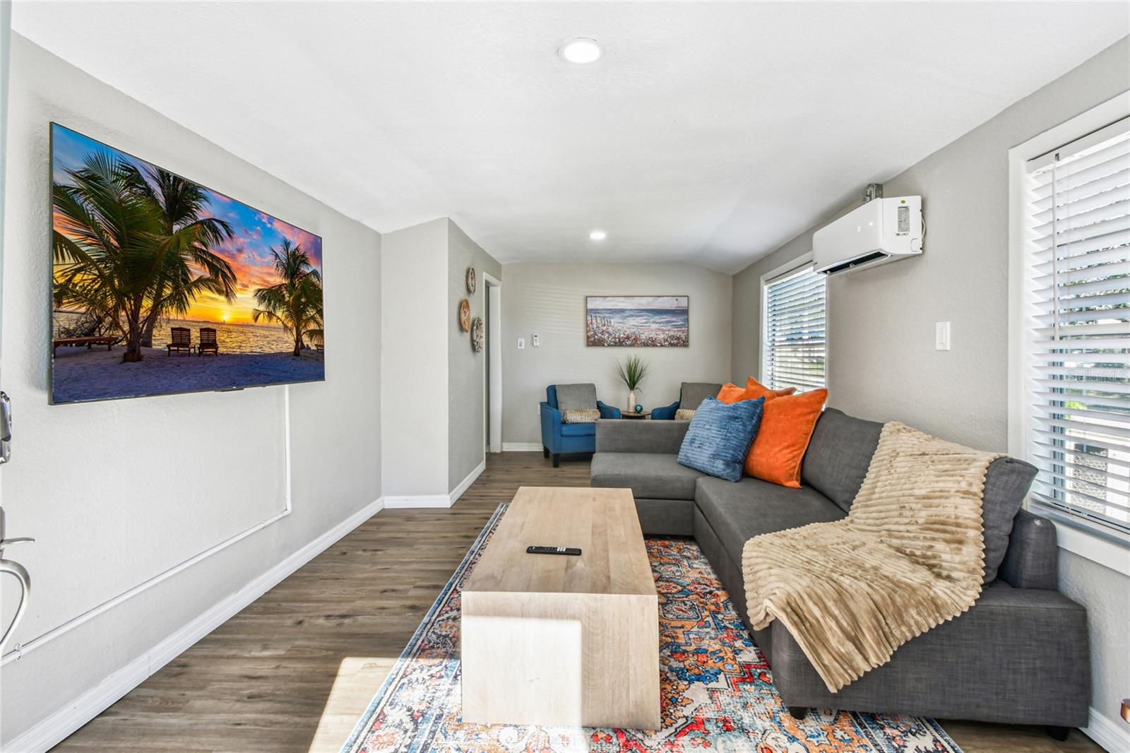 3502 N LINCOLN AVENUE