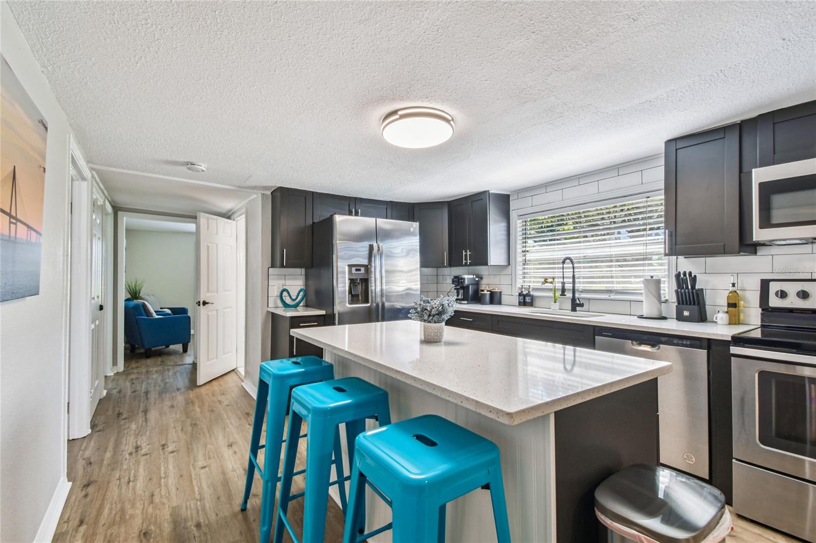 3502 N LINCOLN AVENUE