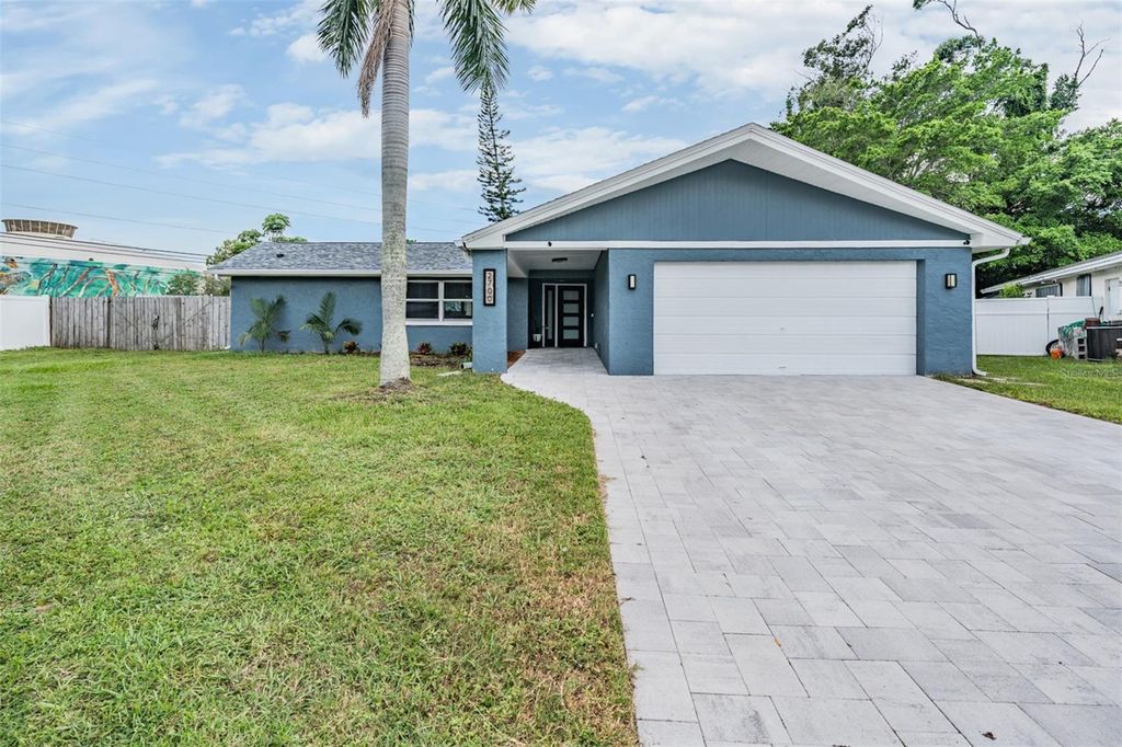 Photo of 2700 Woodmere Ct, Clearwater, FL 33761 (MLS # TB8410389)