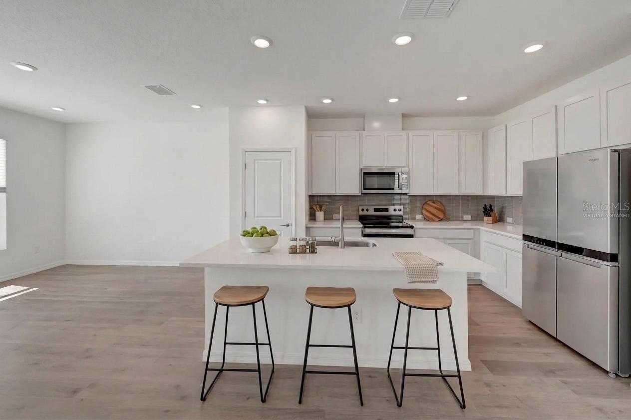 6412 JENSEN VIEW AVENUE