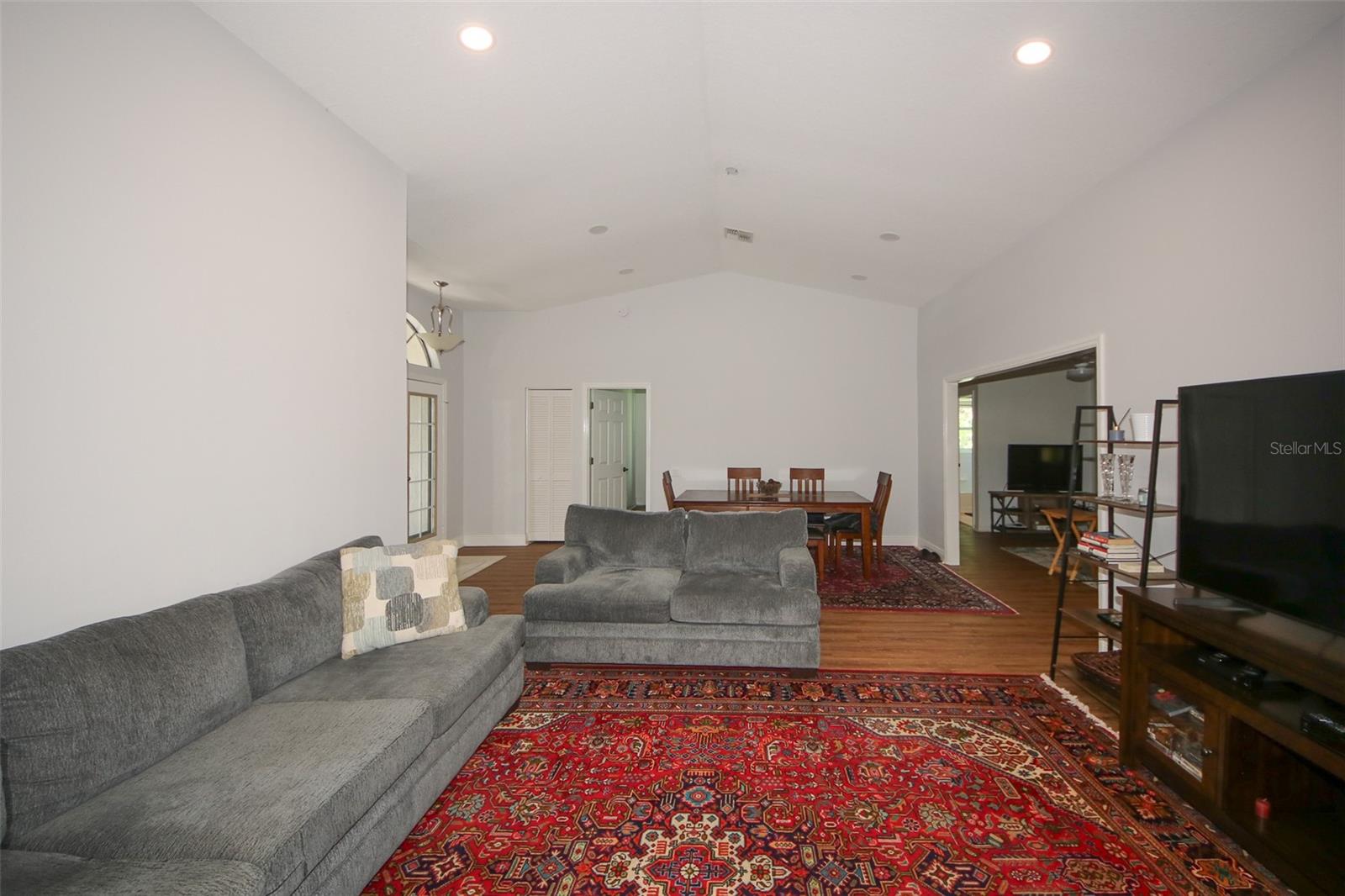 THE ESTATES - Residential