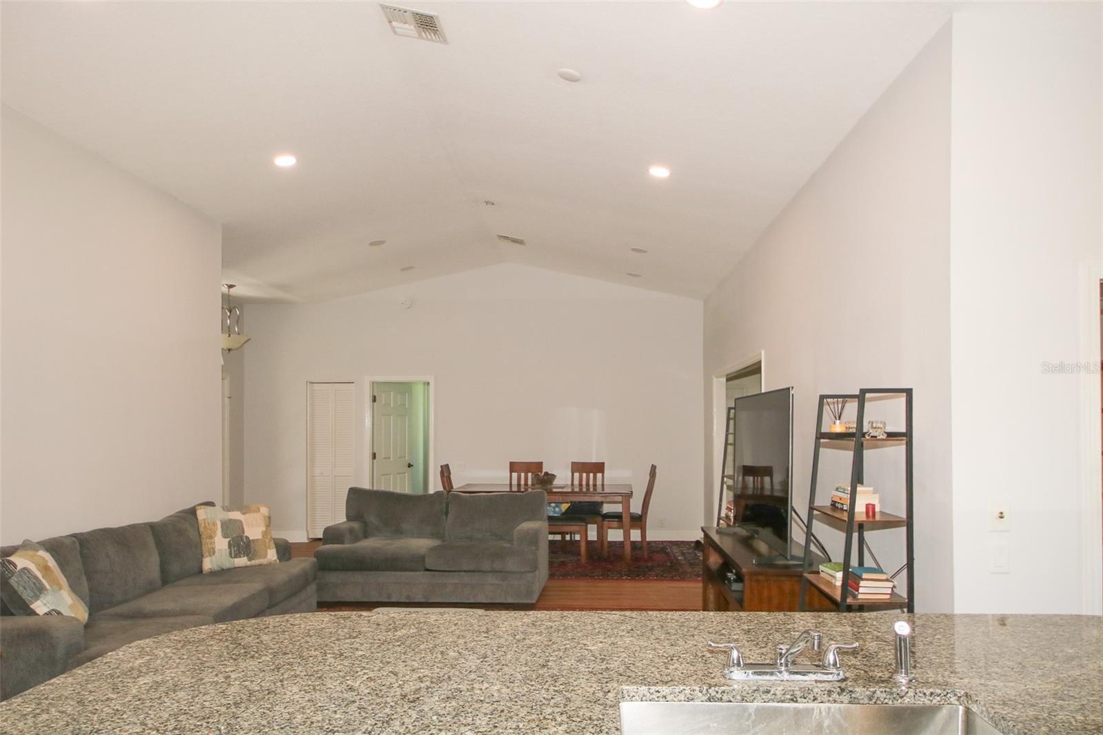 THE ESTATES - Residential