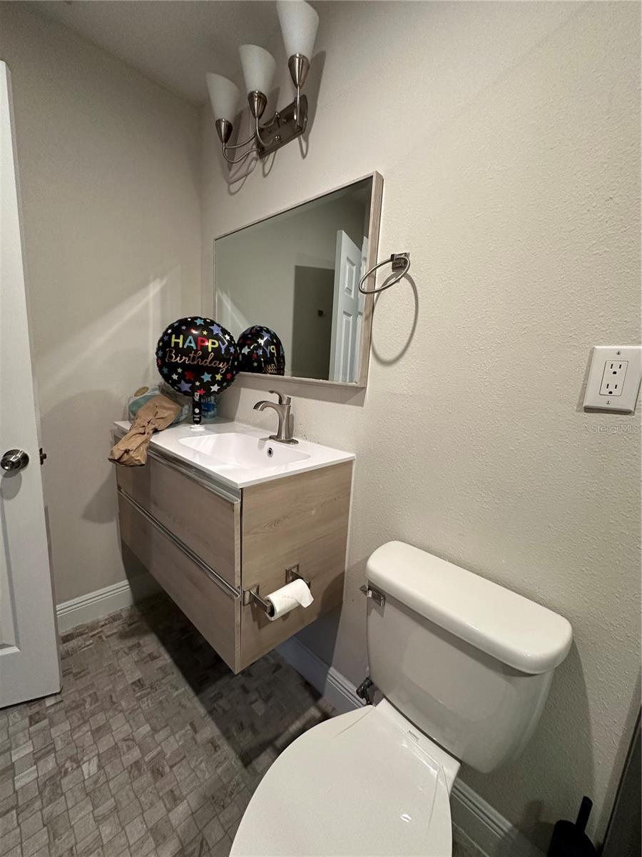 BLOOMINGDALE SEC C UNIT 2 - Residential Lease