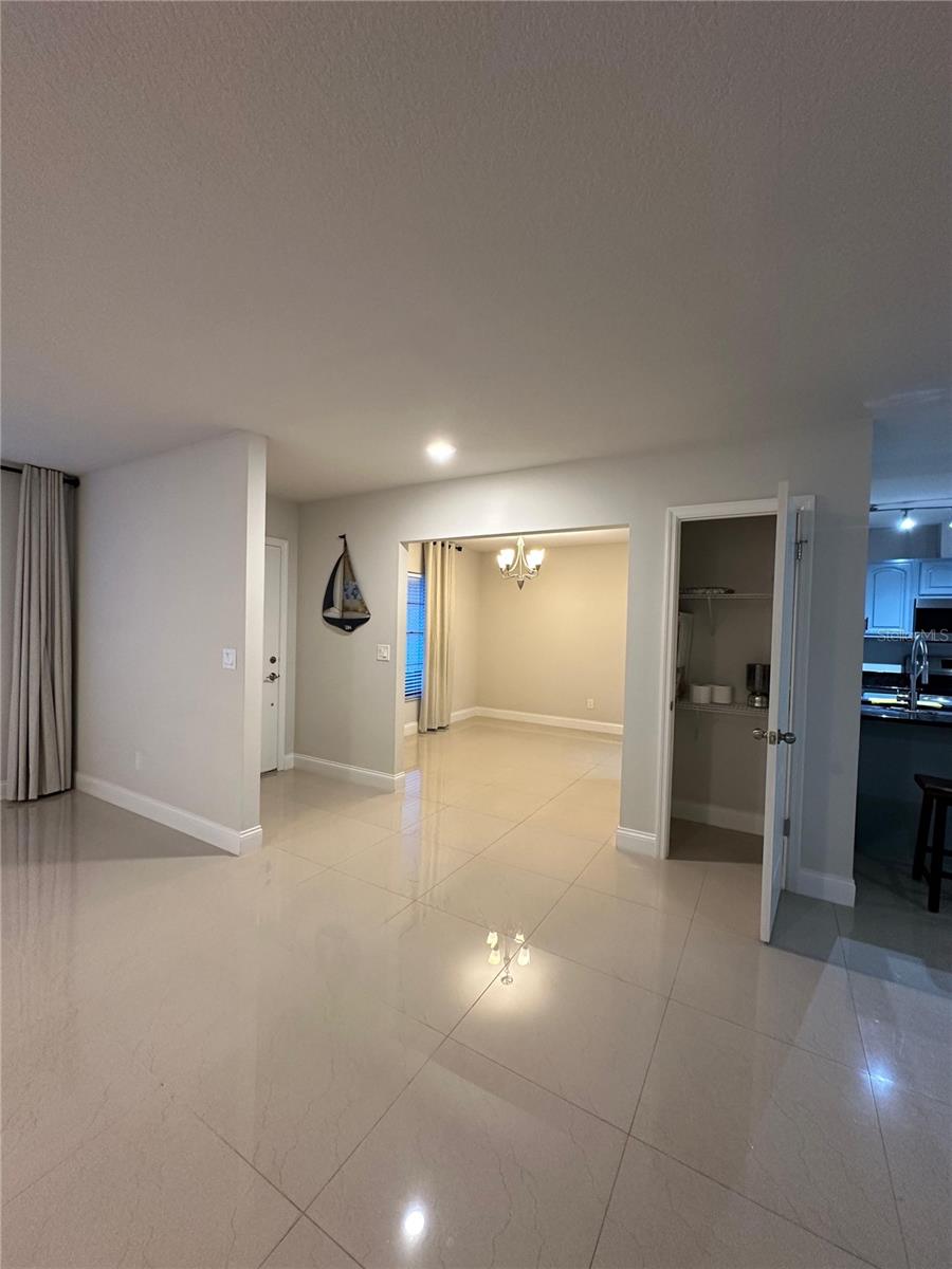 BLOOMINGDALE SEC C UNIT 2 - Residential Lease