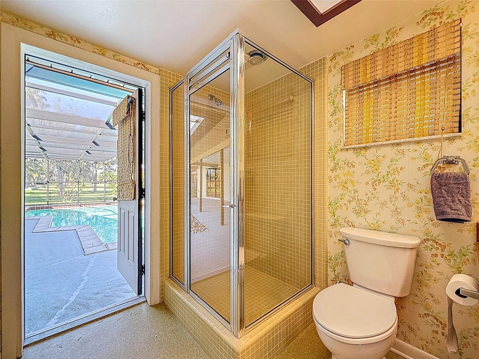 ROLLING HILLS LAKE - Residential