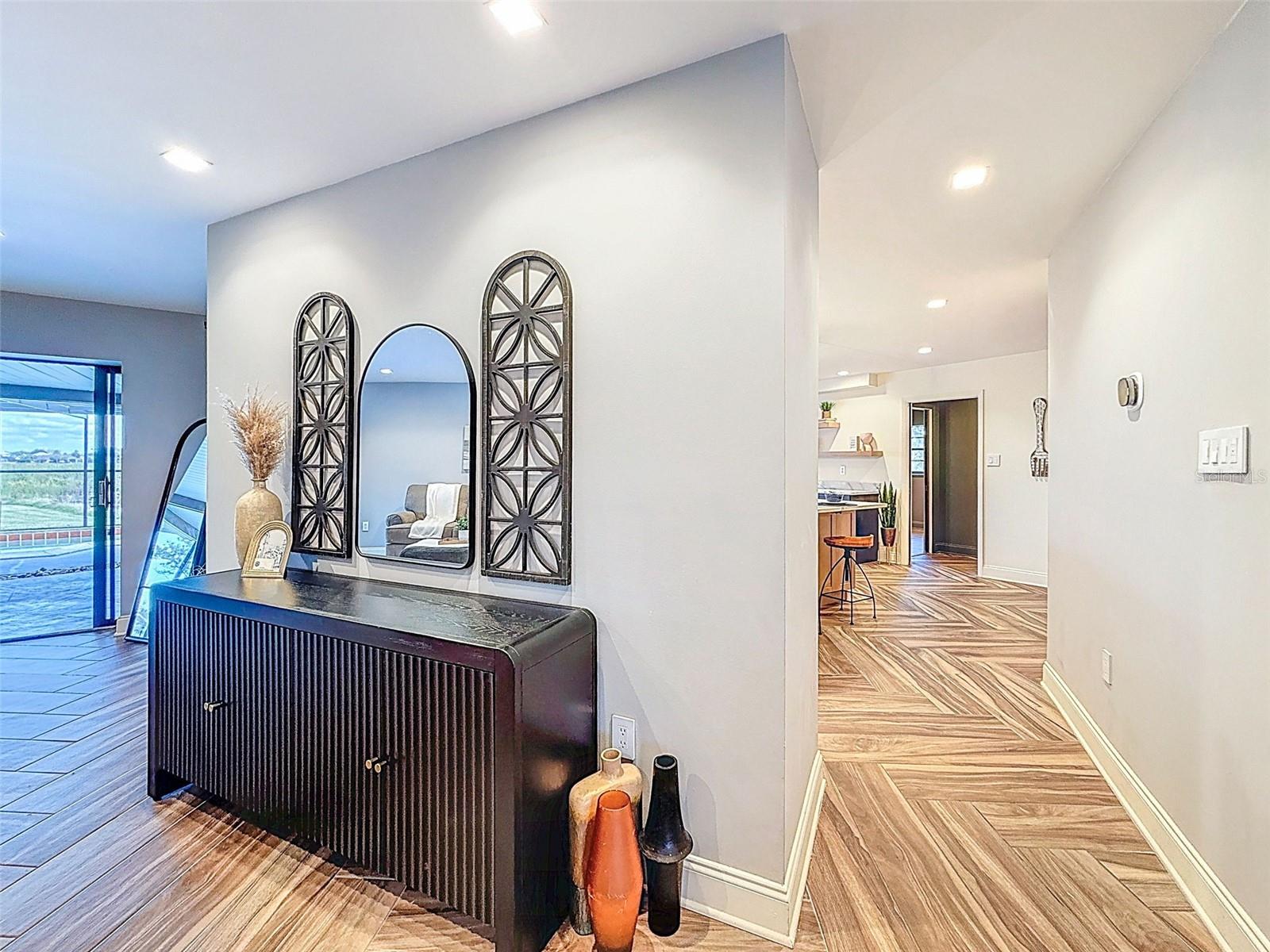 ROLLING HILLS LAKE - Residential