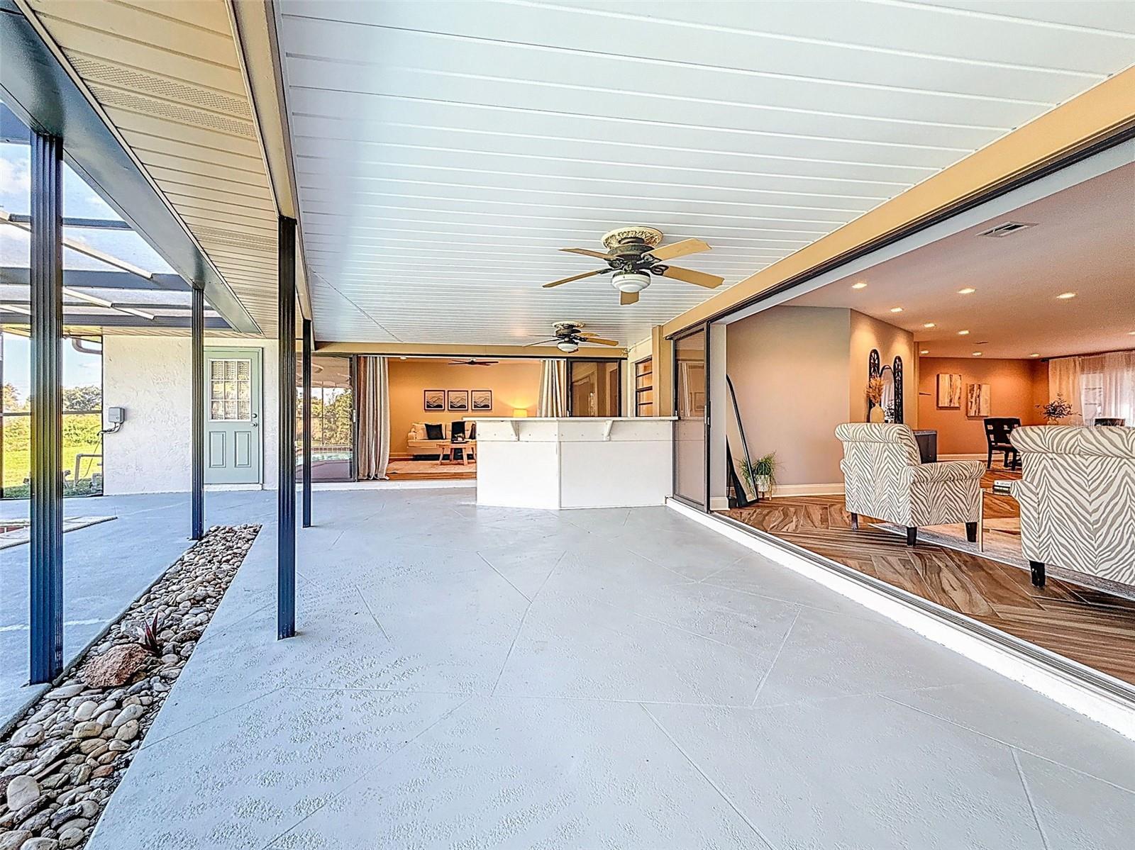 ROLLING HILLS LAKE - Residential