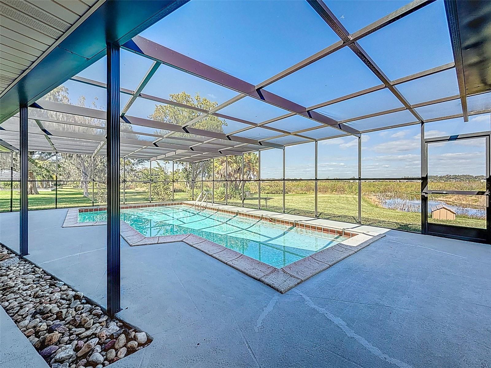 ROLLING HILLS LAKE - Residential