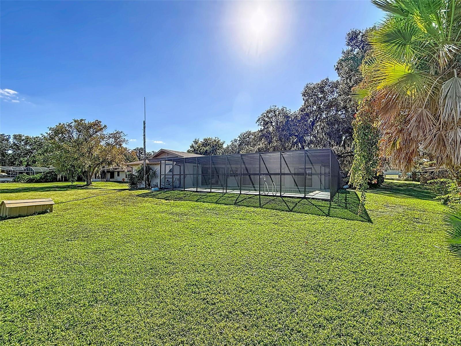 ROLLING HILLS LAKE - Residential