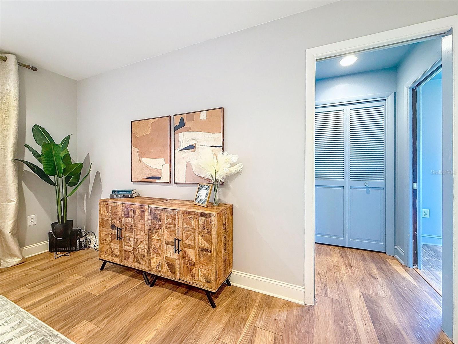 ROLLING HILLS LAKE - Residential