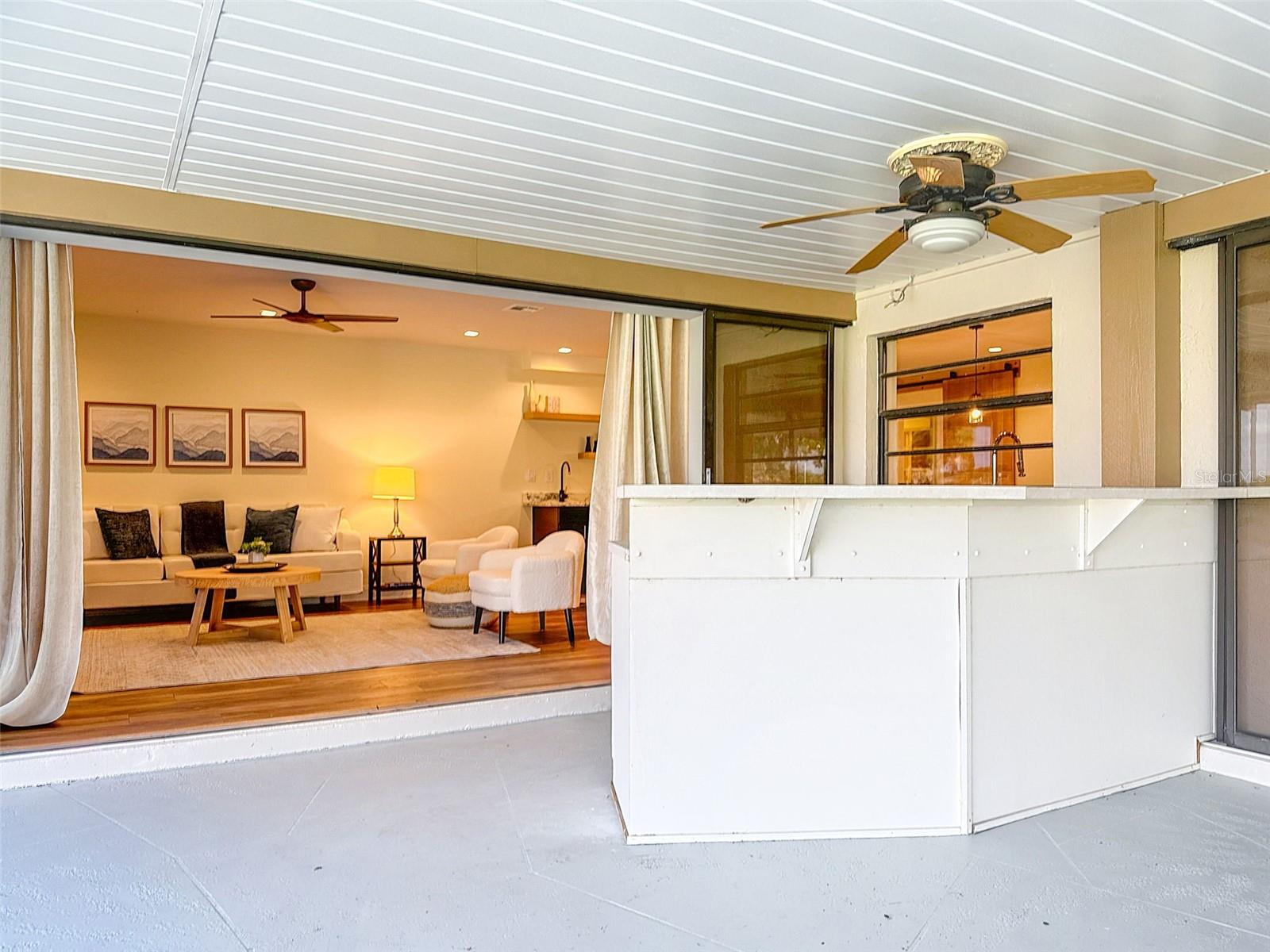 ROLLING HILLS LAKE - Residential