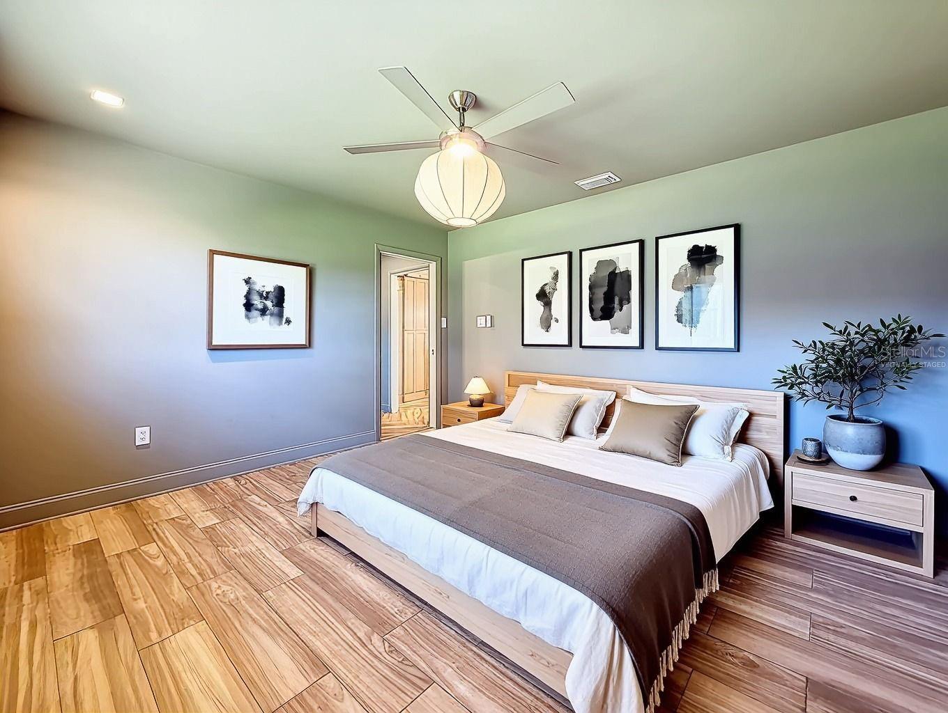 ROLLING HILLS LAKE - Residential