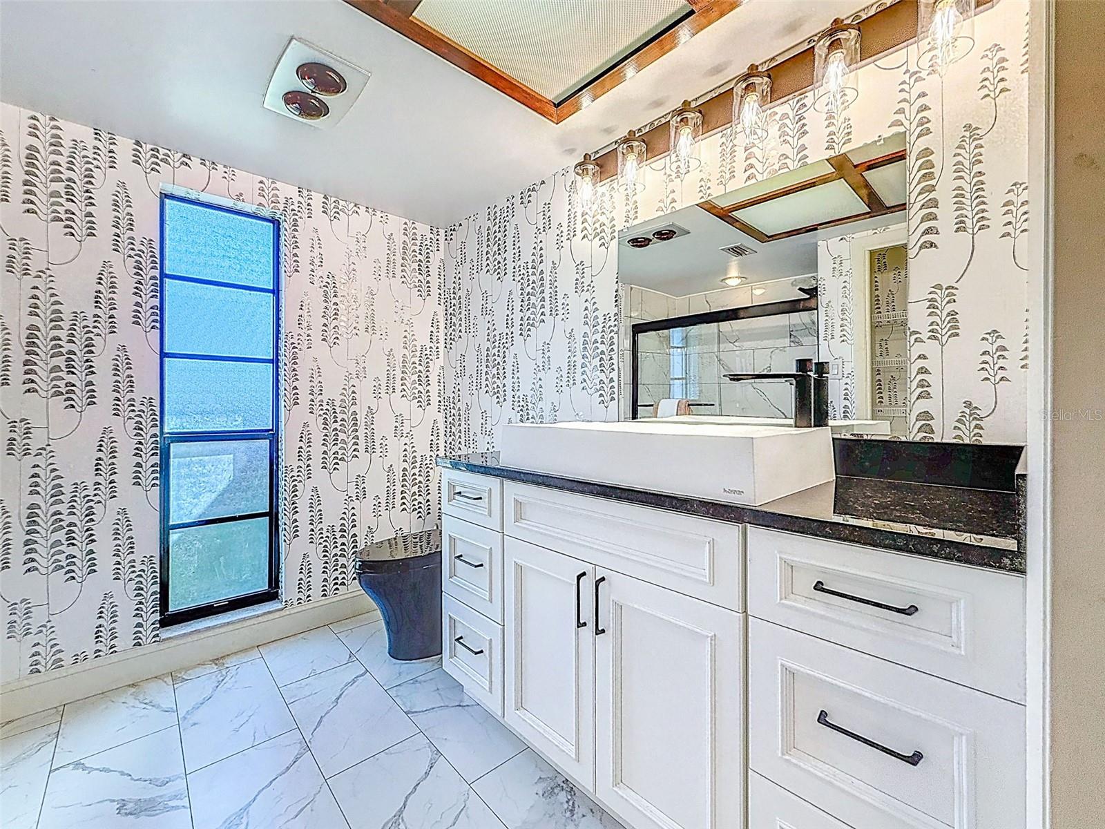 ROLLING HILLS LAKE - Residential