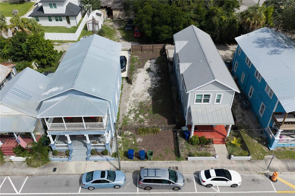 Photo of 1912 E Columbus Drive, Tampa, FL 33605 (MLS # O6447114)