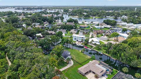 Tiny photo for 232 SE Kings Bay Dr, Crystal River, FL 34429 (MLS # OM729559)