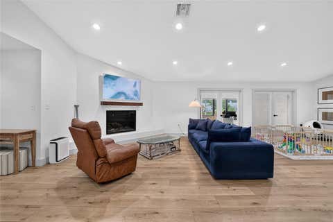 Tiny photo for 232 SE Kings Bay Dr, Crystal River, FL 34429 (MLS # OM729559)