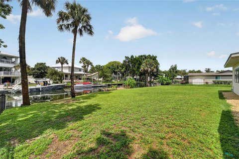 Tiny photo for 232 SE Kings Bay Dr, Crystal River, FL 34429 (MLS # OM729559)